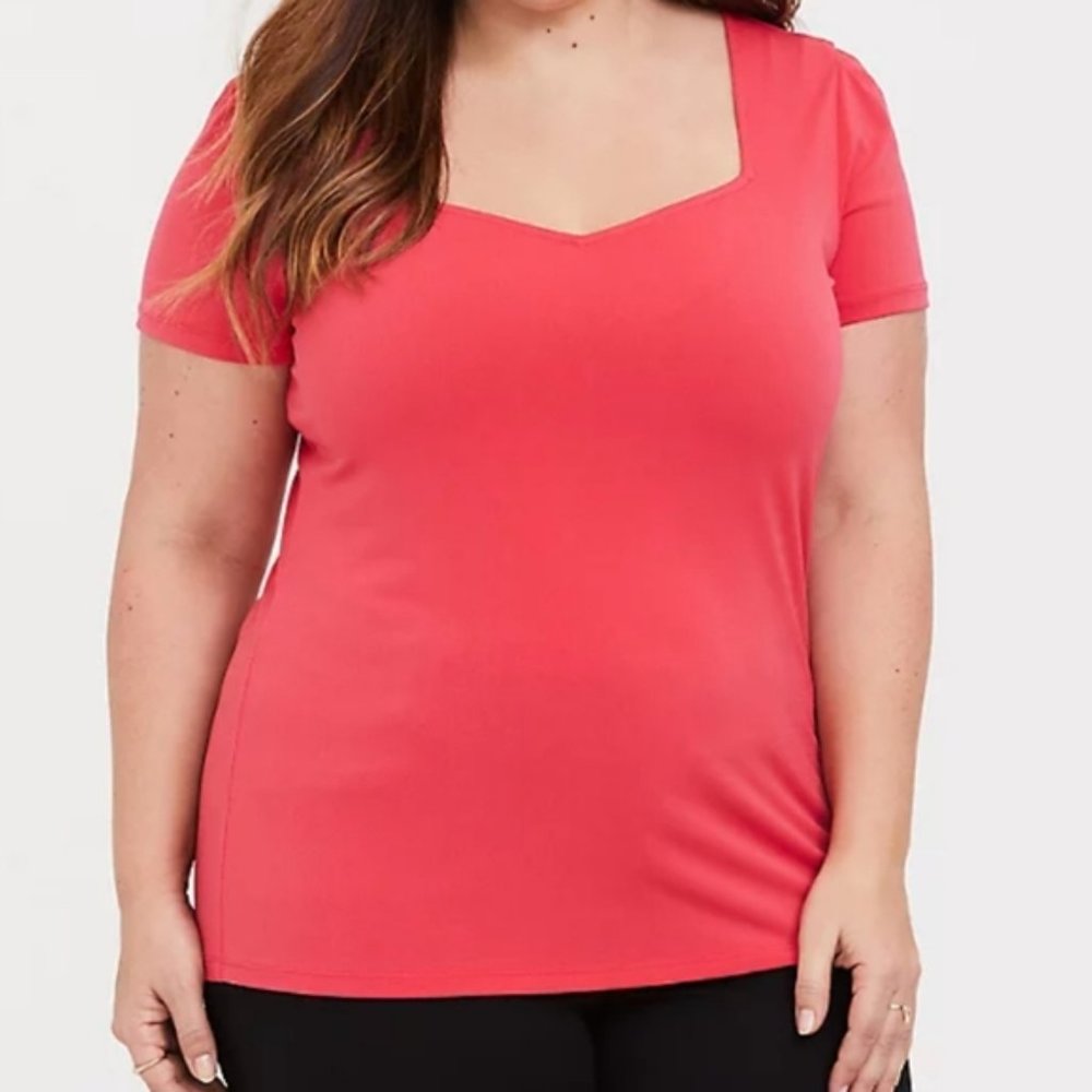 Torrid KNIT CREPE SWEETHEART NECKLINE TEE pink top Sz 2 short sleeve stretch